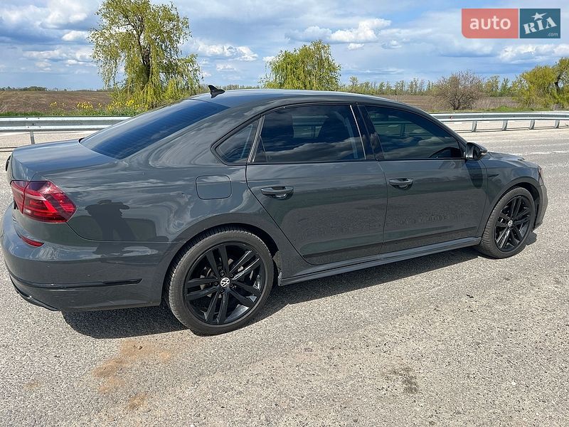 Седан Volkswagen Passat 2017 в Томаковке