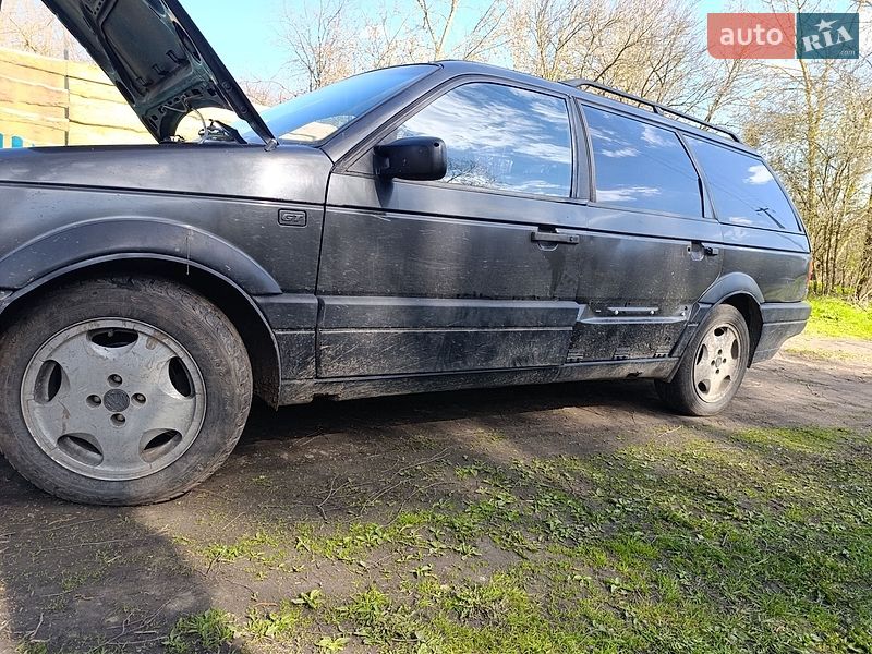 Универсал Volkswagen Passat 1990 в Глухове