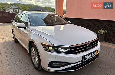 Универсал Volkswagen Passat 2022 в Сваляве