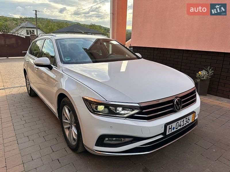 Универсал Volkswagen Passat 2022 в Сваляве