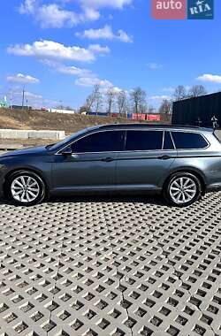 Універсал Volkswagen Passat 2015 в Хмельницькому