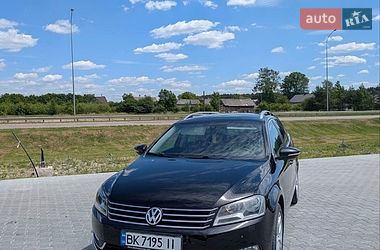Універсал Volkswagen Passat 2011 в Бродах