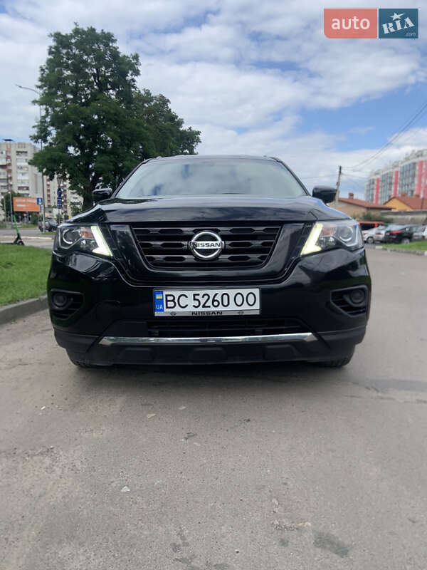 Внедорожник / Кроссовер Nissan Pathfinder 2017 в Львове
