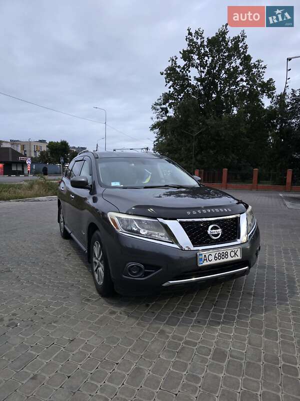 Внедорожник / Кроссовер Nissan Pathfinder 2013 в Луцке