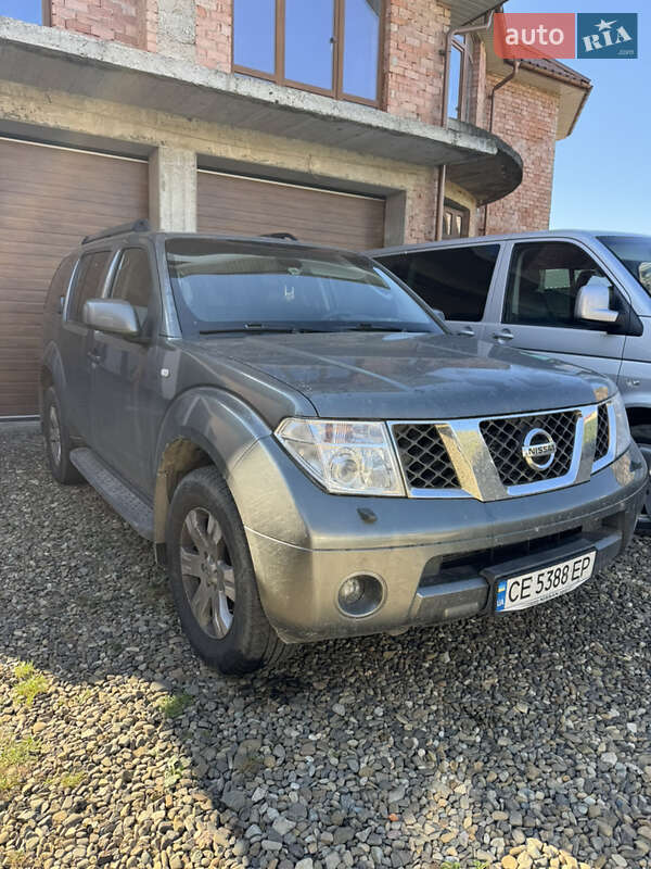 Внедорожник / Кроссовер Nissan Pathfinder 2006 в Черновцах