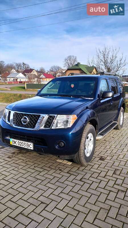 Внедорожник / Кроссовер Nissan Pathfinder 2008 в Дубно