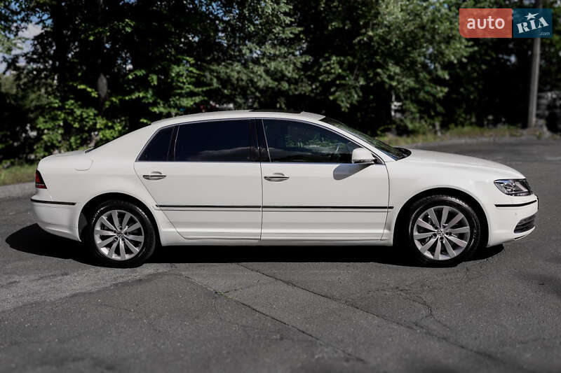 Седан Volkswagen Phaeton 2014 в Киеве