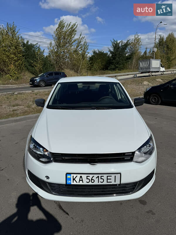 Седан Volkswagen Polo 2015 в Киеве