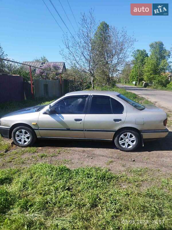 Седан Nissan Primera 1992 в Днепре