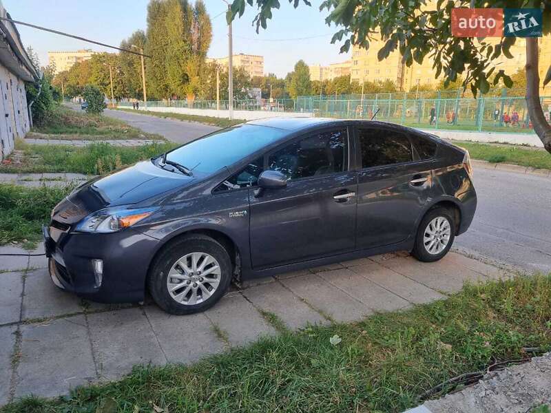 Хэтчбек Toyota Prius 2014 в Харькове