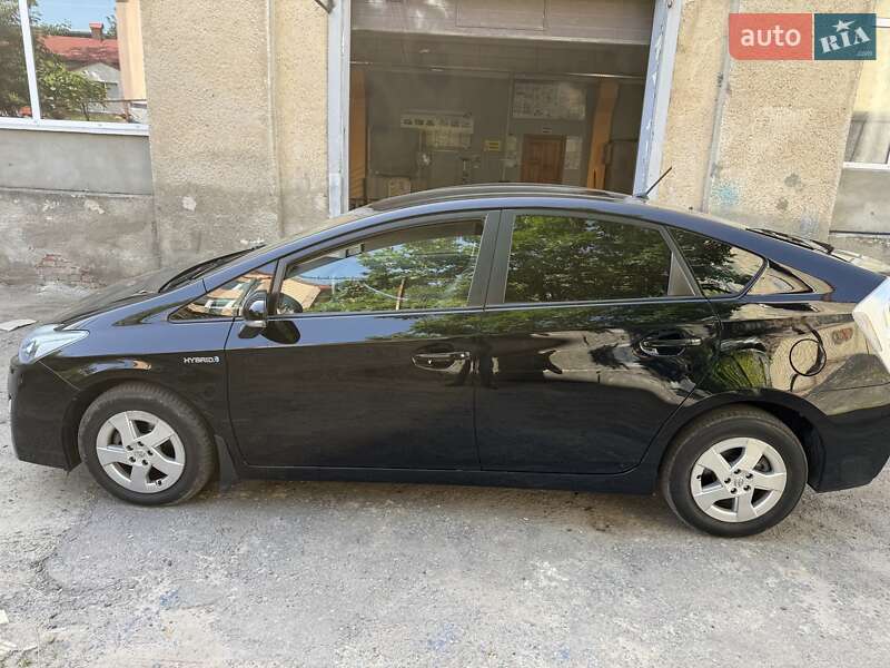 Хэтчбек Toyota Prius 2010 в Львове