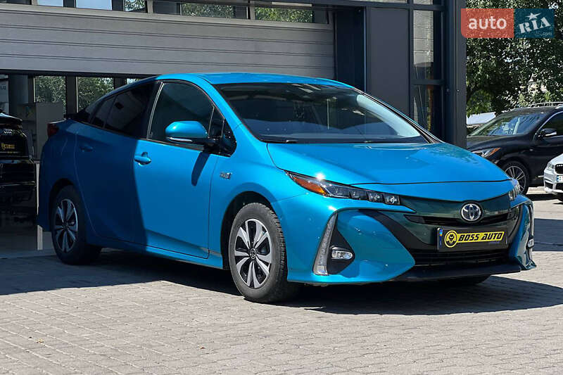 Хэтчбек Toyota Prius 2018 в Ивано-Франковске Хэтчбек Toyota Prius 2018 в Ивано-Франковске