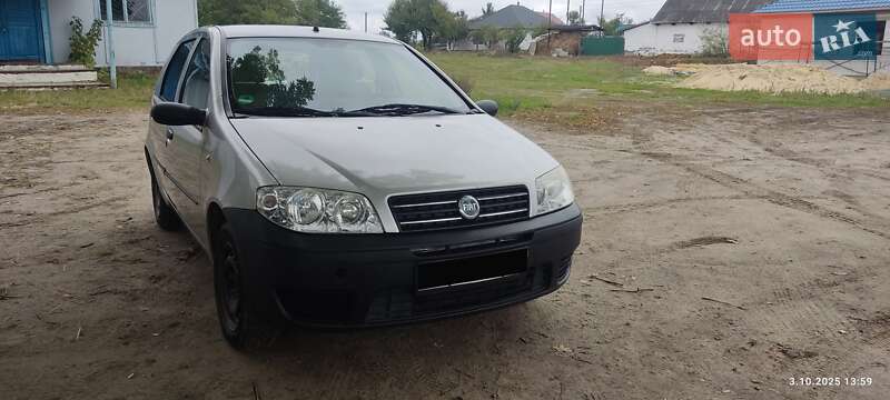 Хэтчбек Fiat Punto 2006 в Ровно