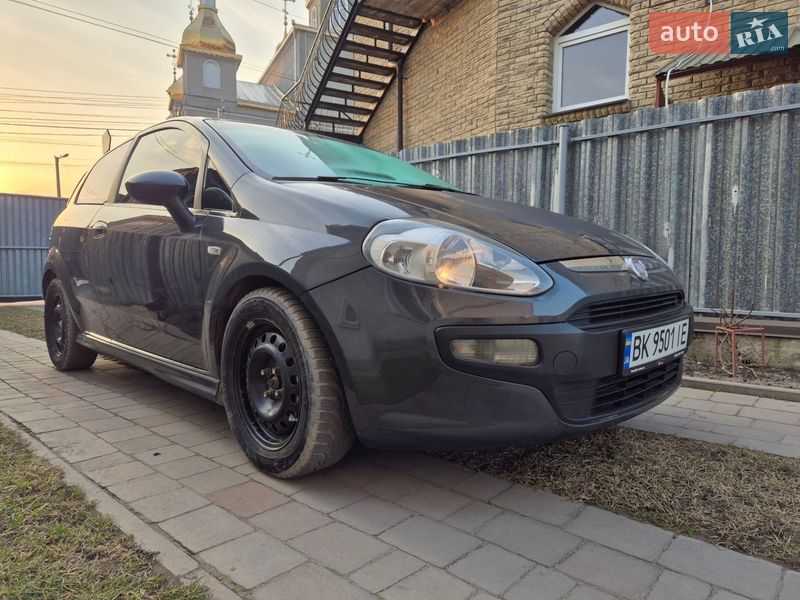 Хетчбек Fiat Punto 2011 в Ковелі