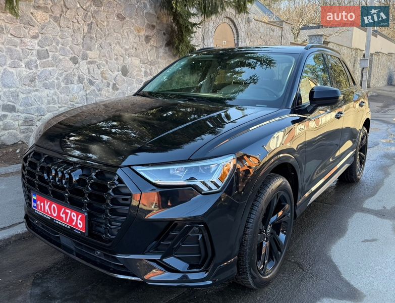Внедорожник / Кроссовер Audi Q3 2019 в Киеве