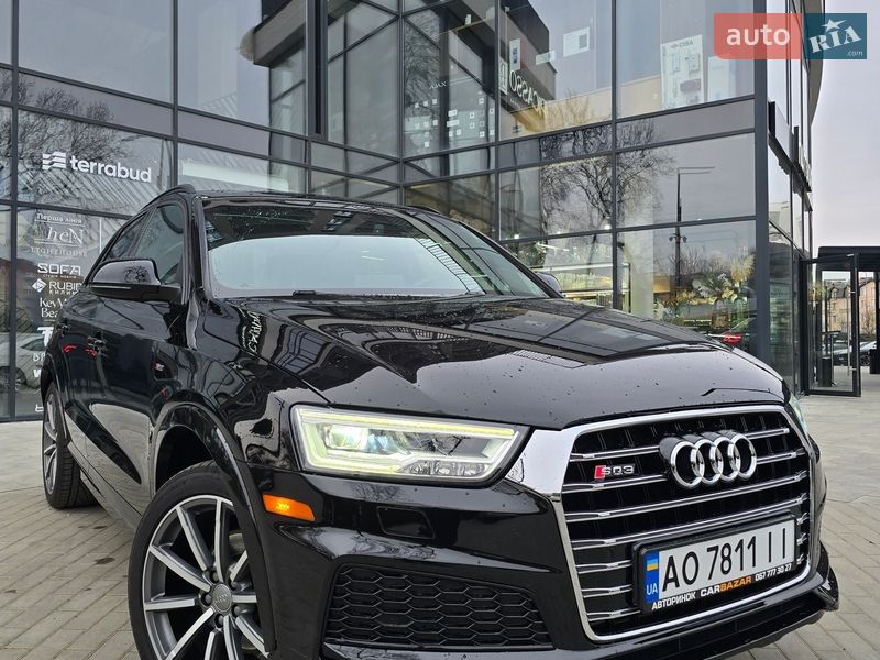 Внедорожник / Кроссовер Audi Q3 2017 в Ужгороде
