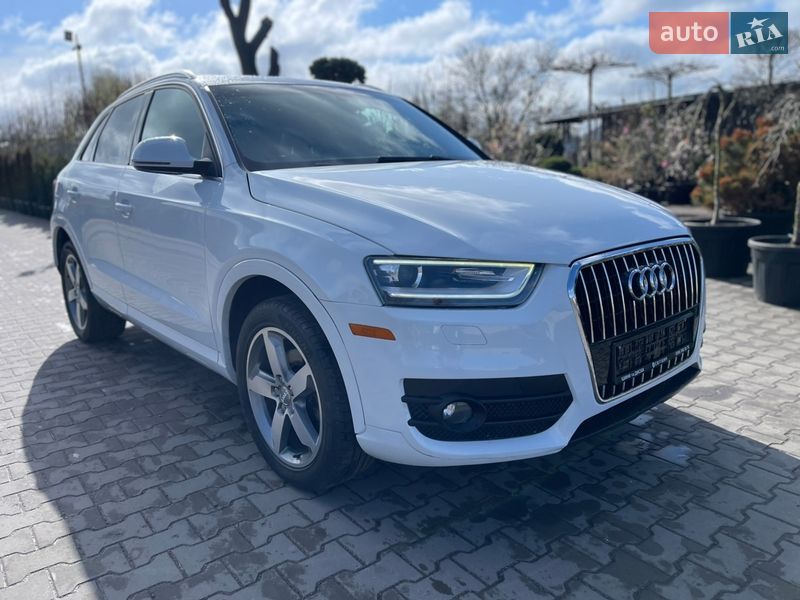 Внедорожник / Кроссовер Audi Q3 2015 в Луцке
