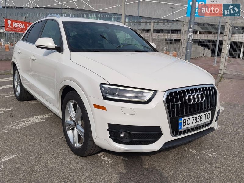 Позашляховик / Кросовер Audi Q3 2015 в Львові