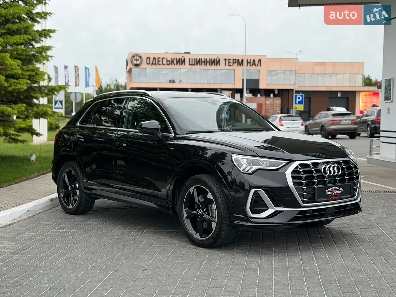 Audi Q3 2023 photo 3