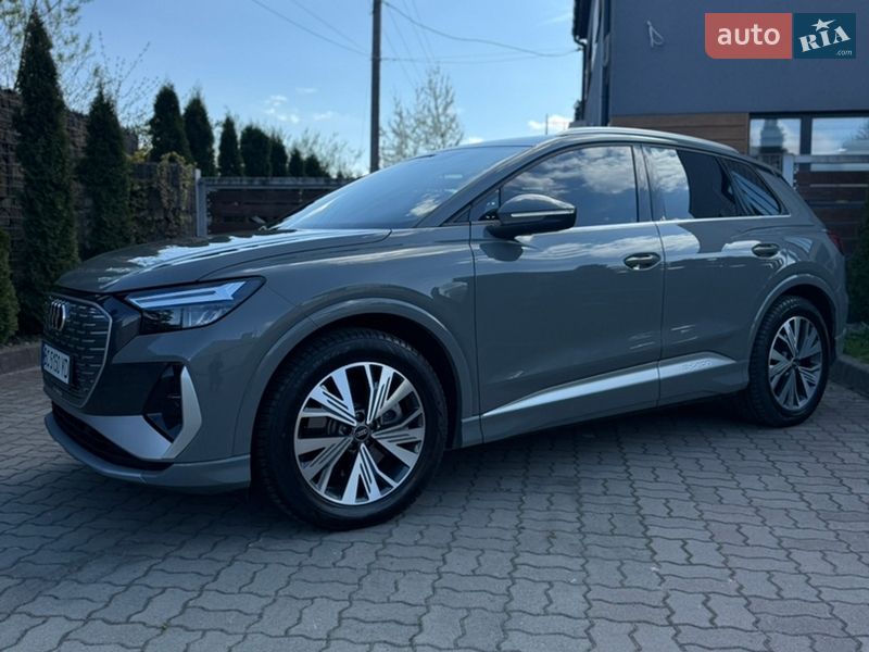 Позашляховик / Кросовер Audi Q4 e-tron 2023 в Стрию