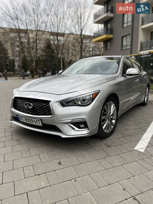 Седан Infiniti Q50 2017 в Ивано-Франковске Седан Infiniti Q50 2017 в Ивано-Франковске