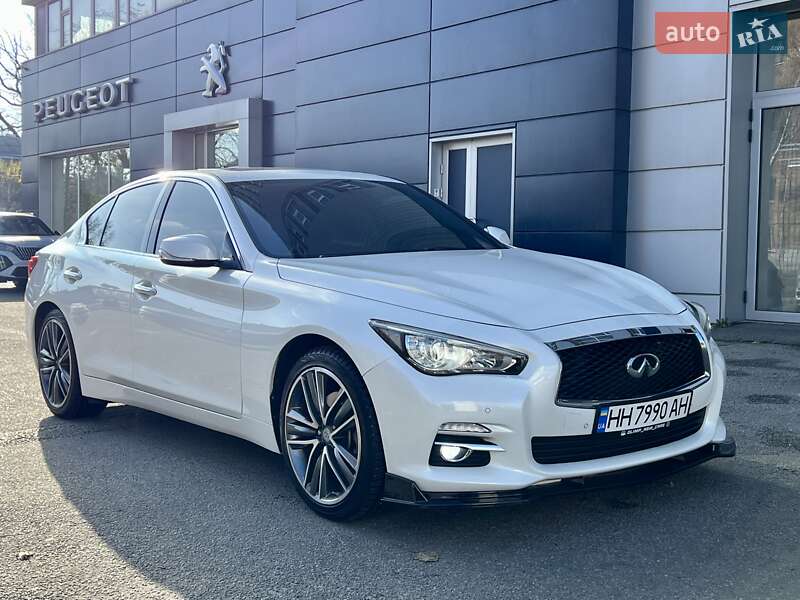 Седан Infiniti Q50 2016 в Харькове Седан Infiniti Q50 2016 в Харькове