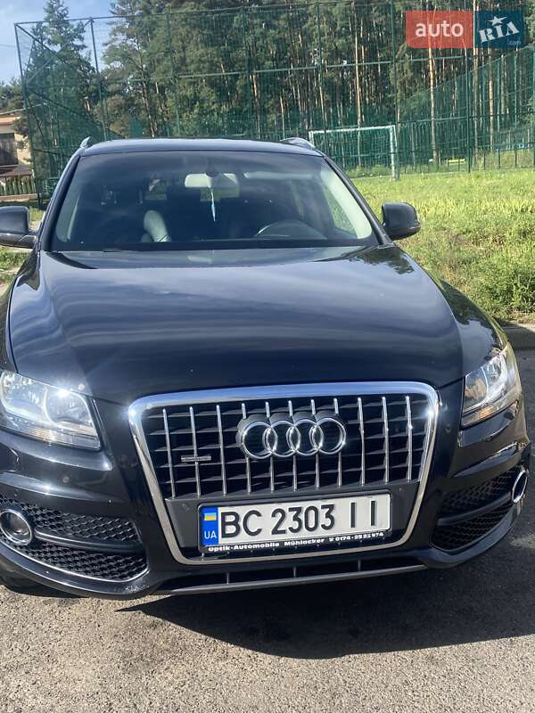 Внедорожник / Кроссовер Audi Q5 2010 в Новояворовске