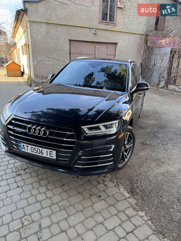 Внедорожник / Кроссовер Audi Q5 2020 в Ивано-Франковске