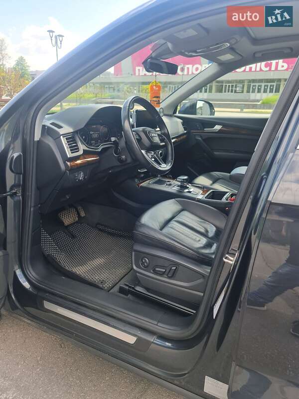 Внедорожник / Кроссовер Audi Q5 2017 в Запорожье Внедорожник / Кроссовер Audi Q5 2017 в Запорожье