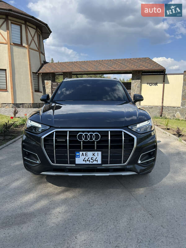Внедорожник / Кроссовер Audi Q5 2020 в Новомосковске