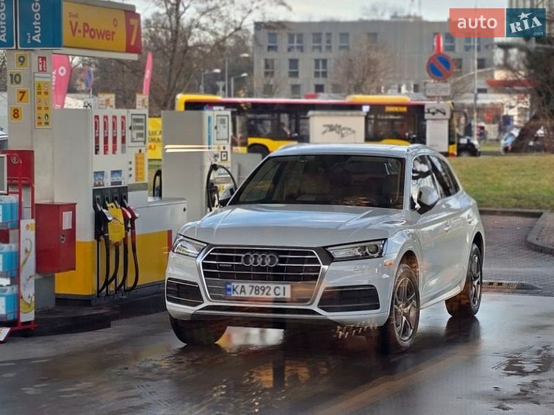 Внедорожник / Кроссовер Audi Q5 2019 в Киеве