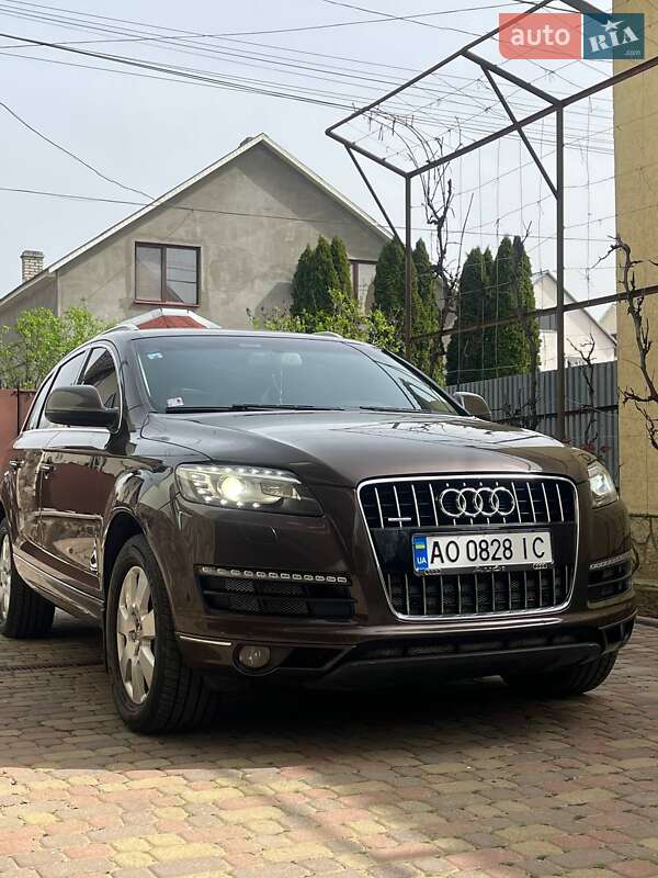 Внедорожник / Кроссовер Audi Q7 2012 в Ужгороде