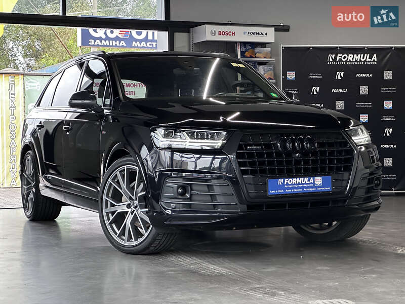 Позашляховик / Кросовер Audi Q7 2017 в Нововолинську
