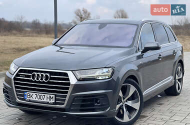 Позашляховик / Кросовер Audi Q7 2015 в Здолбуніві