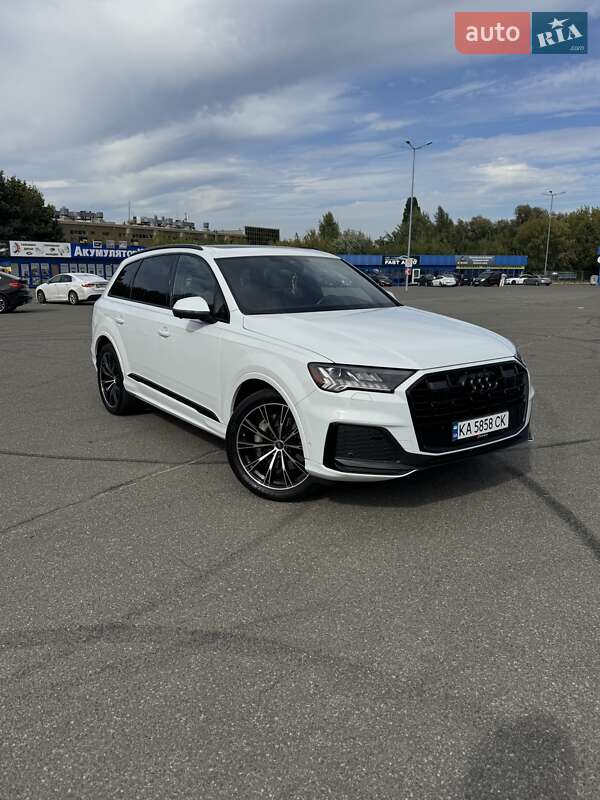 Позашляховик / Кросовер Audi Q7 2021 в Києві