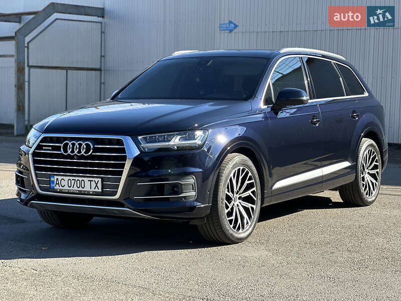 Позашляховик / Кросовер Audi Q7 2016 в Львові