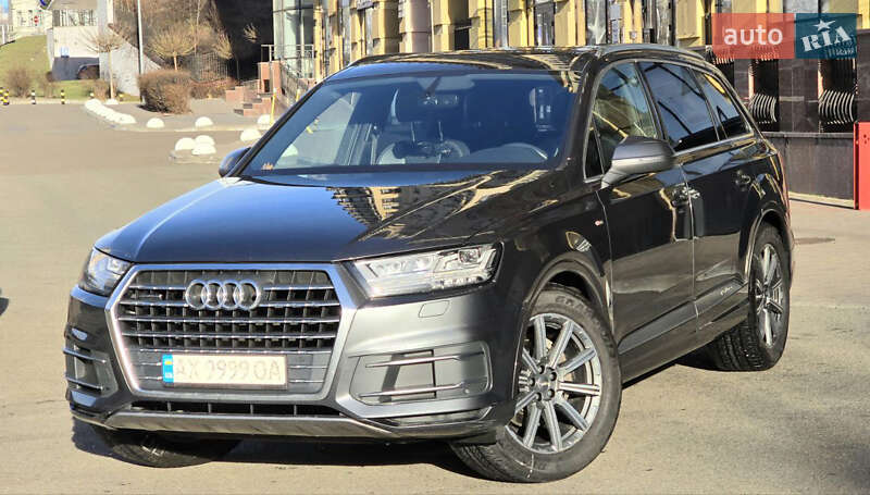 Внедорожник / Кроссовер Audi Q7 2017 в Киеве