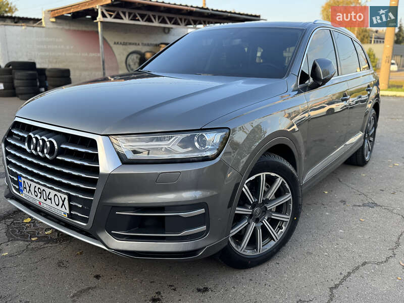 Внедорожник / Кроссовер Audi Q7 2015 в Краснограде