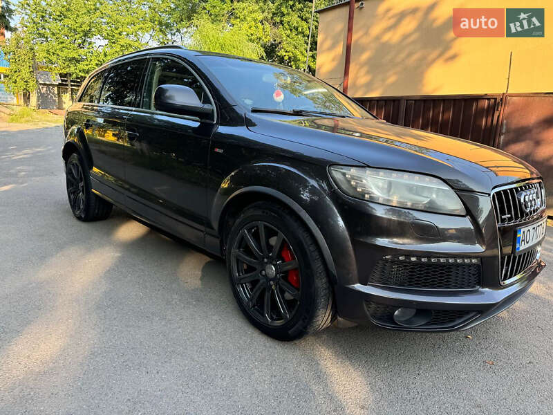 Внедорожник / Кроссовер Audi Q7 2010 в Ужгороде