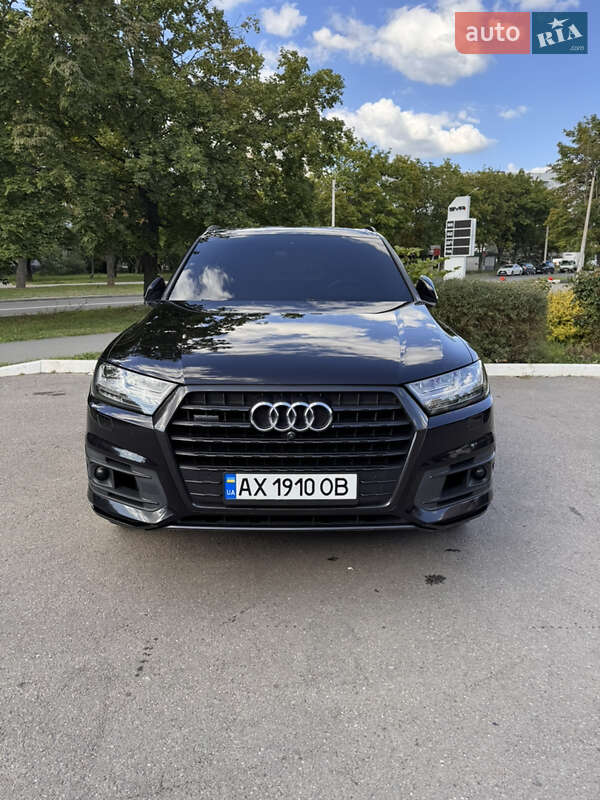 Внедорожник / Кроссовер Audi Q7 2017 в Харькове