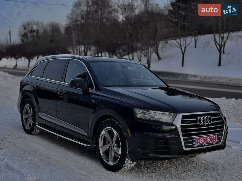 Внедорожник / Кроссовер Audi Q7 2017 в Ровно