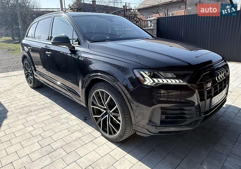 Внедорожник / Кроссовер Audi Q7 2020 в Ужгороде