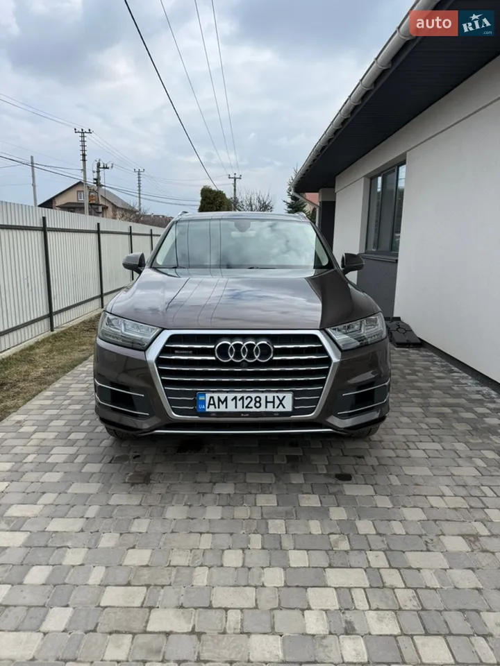 Audi Q7 2016 photo 2