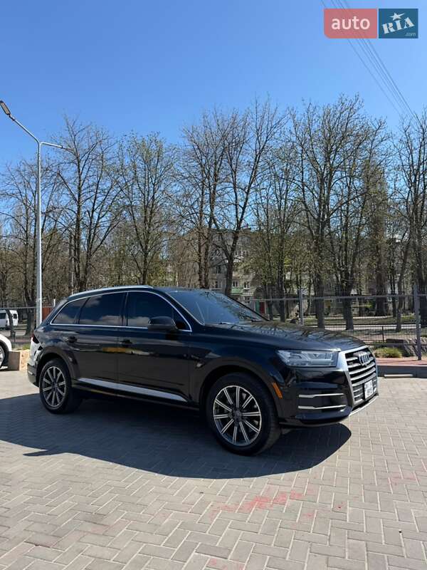 Внедорожник / Кроссовер Audi Q7 2015 в Кременчуге