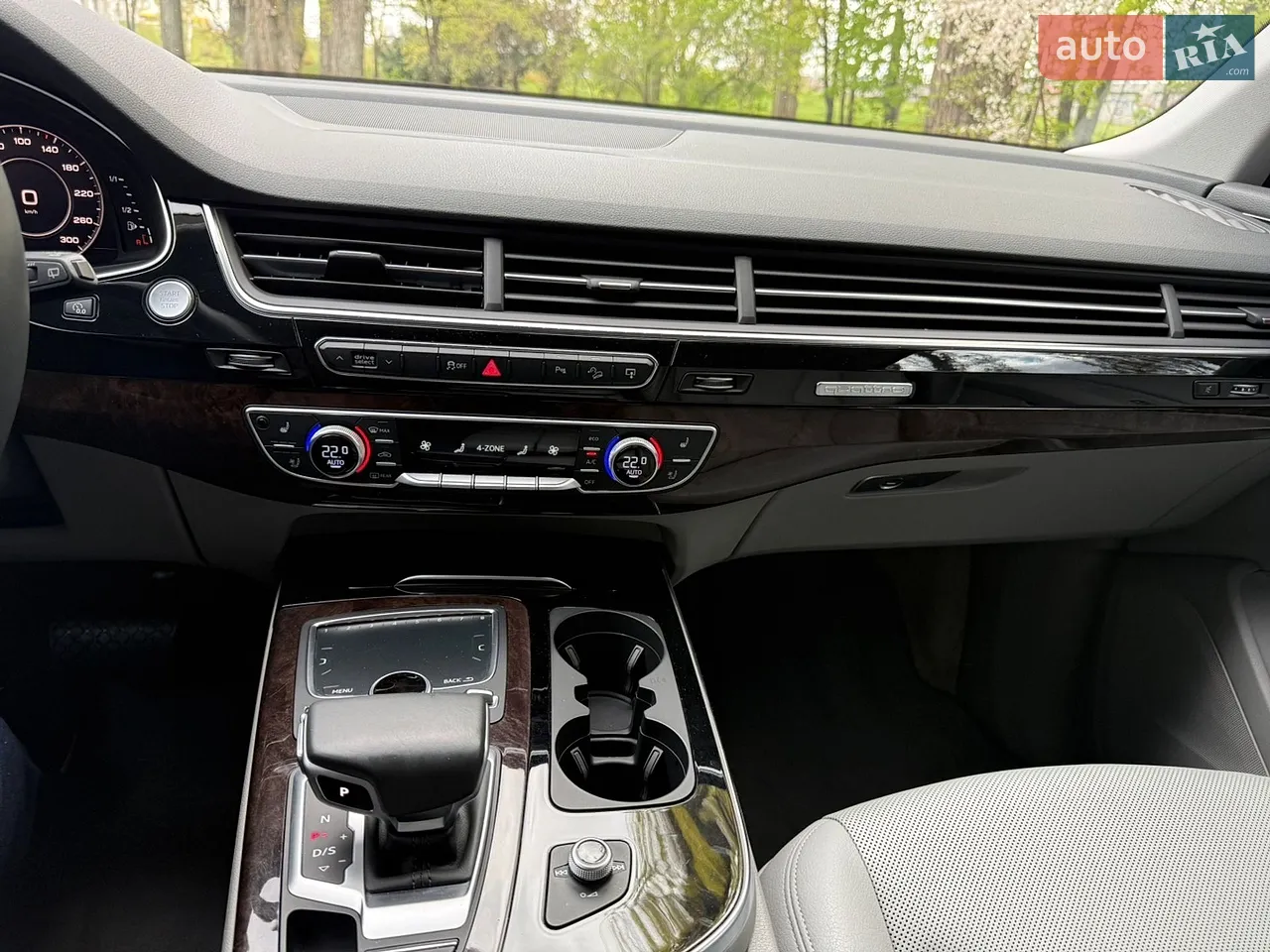Audi Q7 2015 photo 5