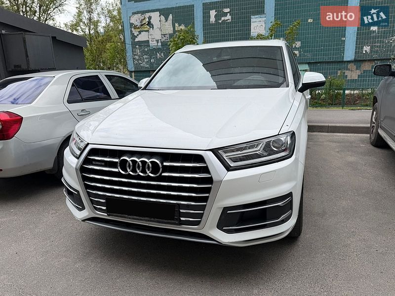 Внедорожник / Кроссовер Audi Q7 2016 в Днепре