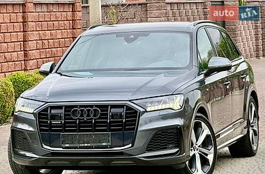 Позашляховик / Кросовер Audi Q7 2020 в Рівному