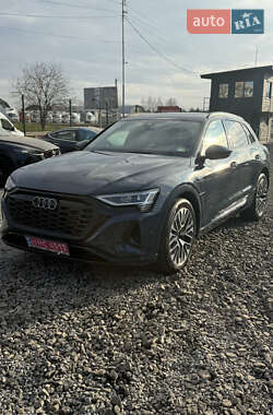 Позашляховик / Кросовер Audi Q8 e-tron 2023 в Луцьку