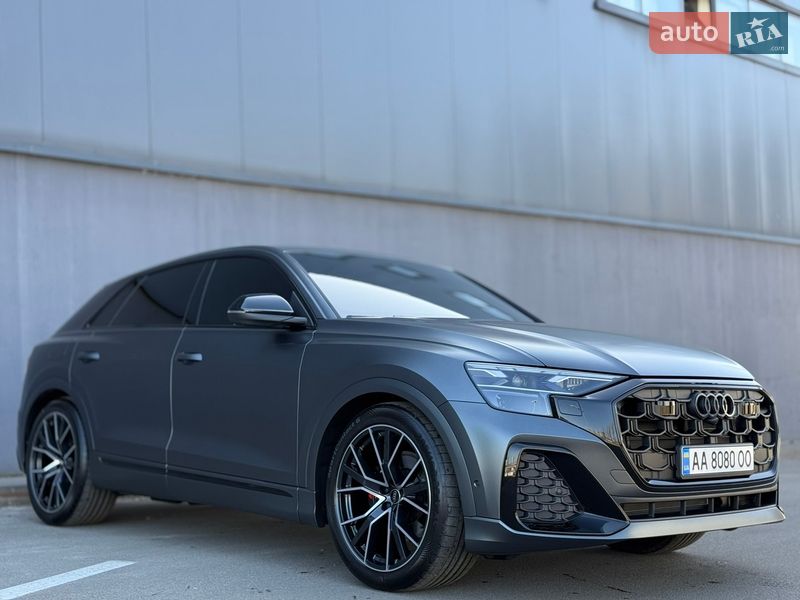 Внедорожник / Кроссовер Audi Q8 2024 в Киеве