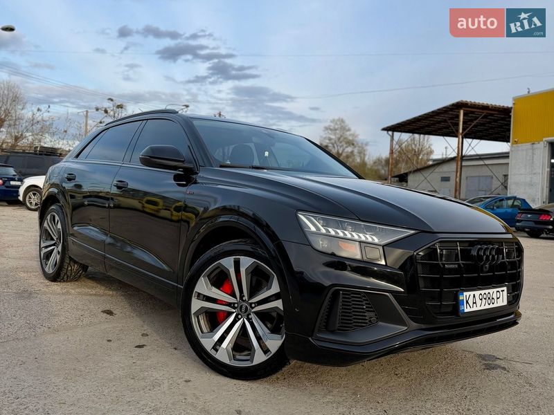 Внедорожник / Кроссовер Audi Q8 2022 в Киеве